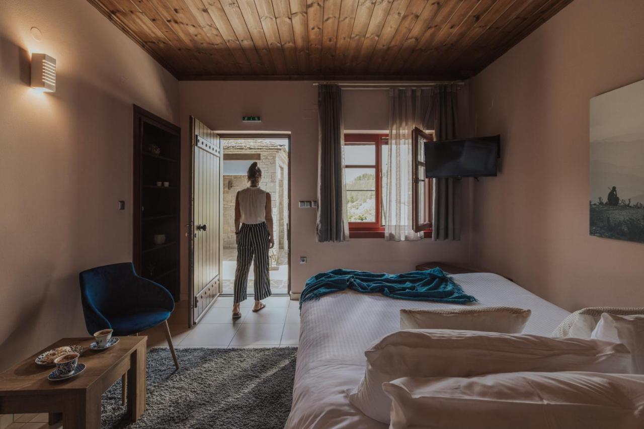 Rouista Tzoumerka Resort Vourgareli Pokój zdjęcie