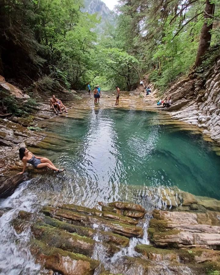 Rouista Tzoumerka Resort Vourgareli Zewnętrze zdjęcie