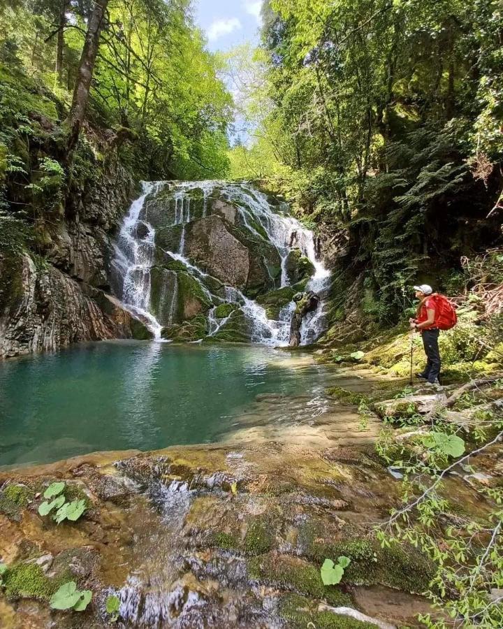 Rouista Tzoumerka Resort Vourgareli Zewnętrze zdjęcie